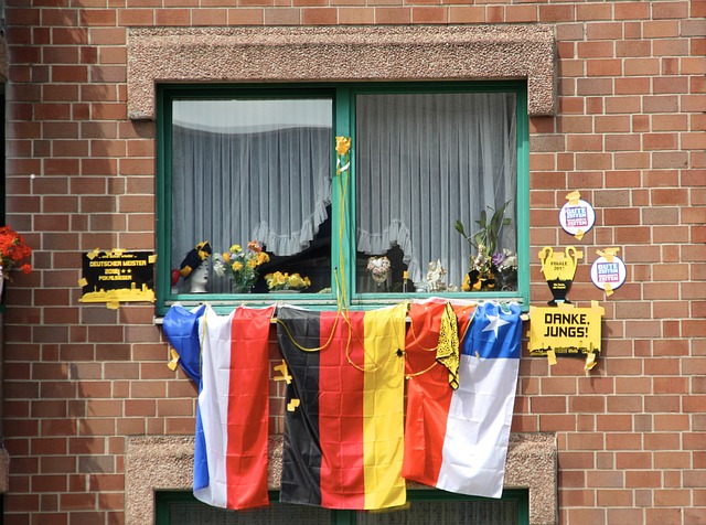 现在他们面 现在他们面